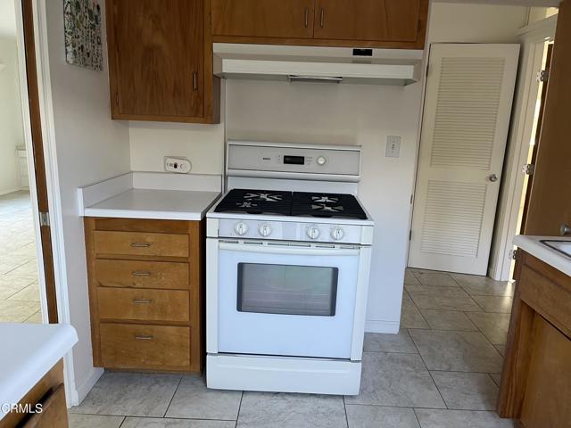 Detail Gallery Image 34 of 41 For 2827 Pierpont Bld, Ventura,  CA 93001 - 4 Beds | 4 Baths