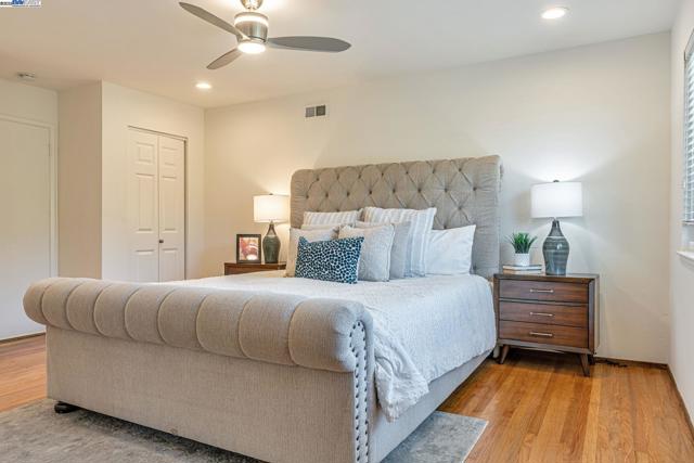 947 Crane Ave, Foster City CA: https://media.crmls.org/mediaz/4a0e08c8-d659-4305-8e90-4d7e89b6ccba.jpg