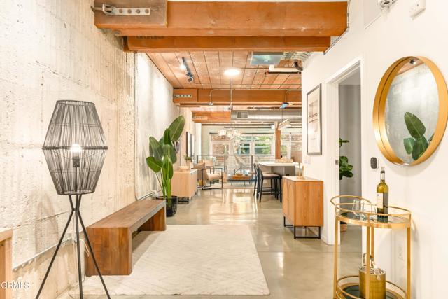 Detail Gallery Image 3 of 53 For 530 S Hewitt St #144,  Los Angeles,  CA 90013 - 2 Beds | 1/1 Baths