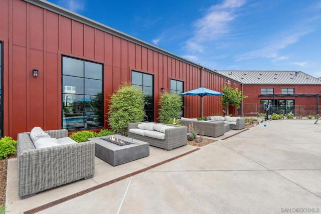 27661 Heritage Ln, Valley Center CA: https://media.crmls.org/mediaz/4a0f19f4-883f-4397-ac24-16dbe5dcbec4.jpg