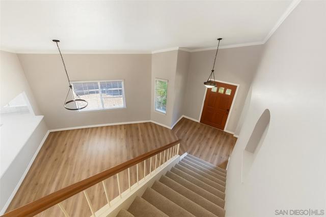 378 Paseo Marguerita, Vista CA: https://media.crmls.org/mediaz/4a0f8936-e7de-4833-bb38-06e50ba2655a.jpg