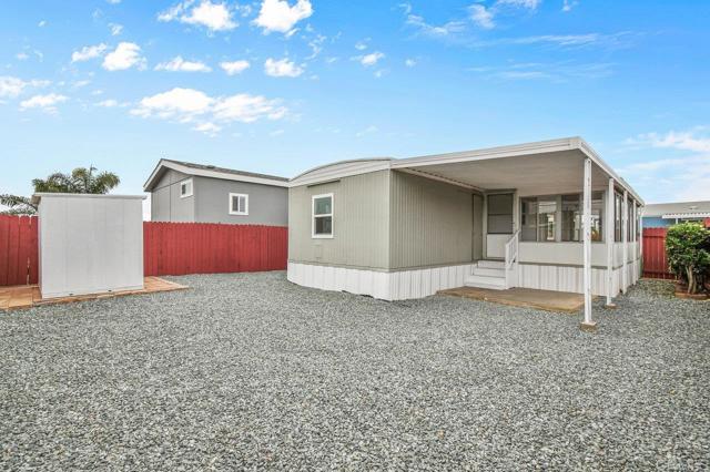 2950 Iris Ave, San Diego CA: https://media.crmls.org/mediaz/4a0facac-bacf-4c29-8a3e-aa425ea9cc64.jpg