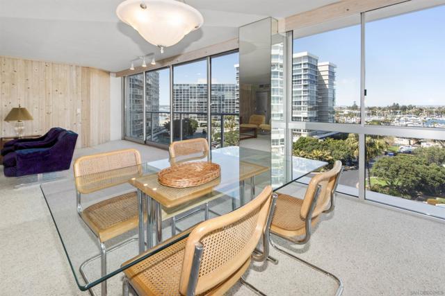 1780 Avenida Del Mundo, Coronado CA: https://media.crmls.org/mediaz/4a0fadf8-d8ff-4cd0-aa30-2769f25726f2.jpg