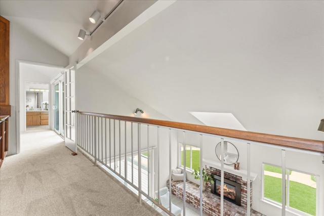 21 Crest Lane, La Selva Beach CA: https://media.crmls.org/mediaz/4a108a4a-a27b-4f12-908b-fa13d18f9d7e.jpg