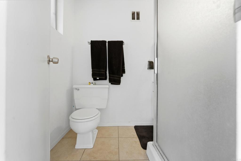 https://media.crmls.org/mediaz/4a10b6d1-8916-4416-b45c-6262919f800d.jpg?preset=X-Large