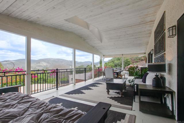 19950 Elfin Forest Ln, Escondido CA: https://media.crmls.org/mediaz/4a10bf34-79da-4832-87c3-584e40f5a4ef.jpg