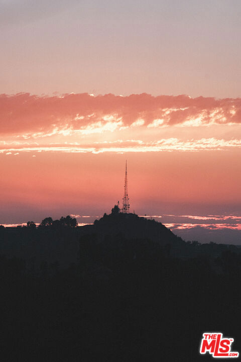 7400 Pyramid Place, Los Angeles CA: https://media.crmls.org/mediaz/4a11648d-3c84-4fc3-bb6a-6c70d5ead8ed.jpg