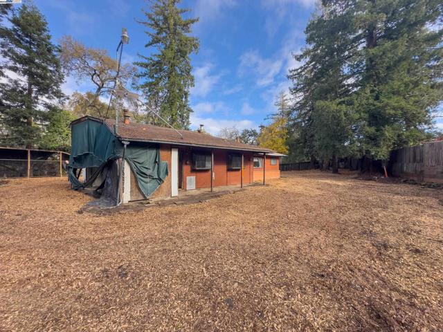 1770 Pleasant Hill Rd, Pleasant Hill CA: https://media.crmls.org/mediaz/4a117992-d4dc-4849-823d-fe22227aac63.jpg
