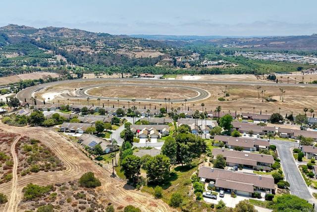 61 Via Larga Vista, Bonsall CA: https://media.crmls.org/mediaz/4a119513-5308-4618-a464-3c3f08bc604b.jpg