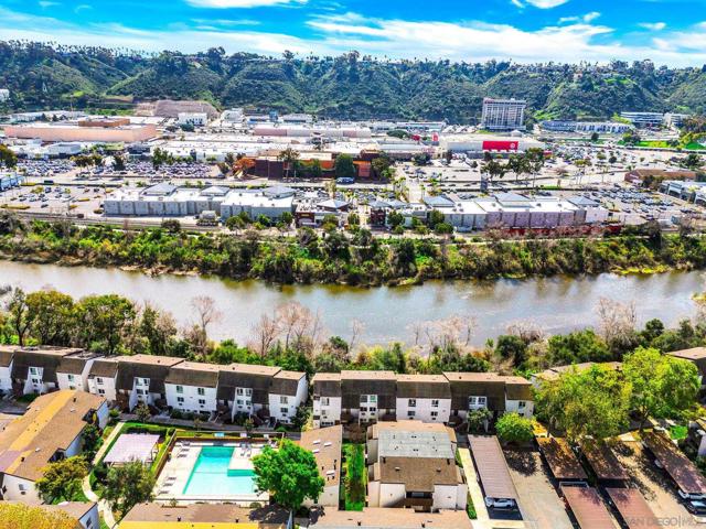 8023 Caminito De Pizza, San Diego CA: https://media.crmls.org/mediaz/4a124c01-4c1e-4ca4-8346-53e4c568d42a.jpg