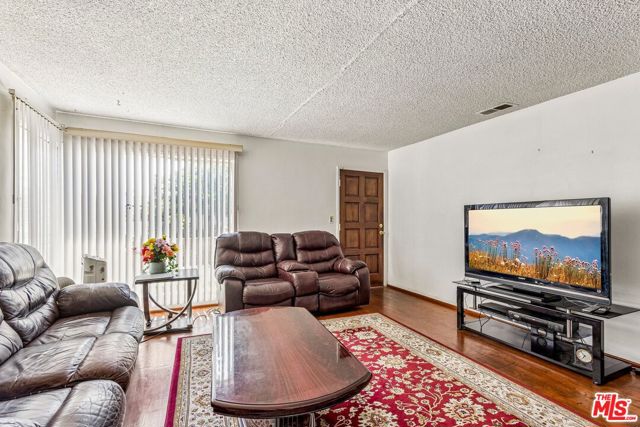 3 Bed Home for Sale in Los Angeles, California