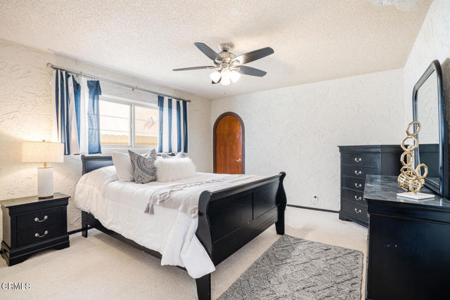 5451 Reef Way, Oxnard CA: https://media.crmls.org/mediaz/4a12b460-3f77-408e-a575-345033b2824e.jpg