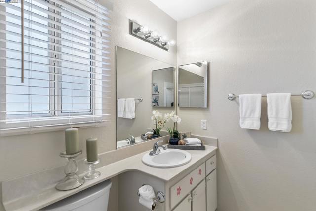 7710 Canyon Meadow Cir, Pleasanton CA: https://media.crmls.org/mediaz/4a131bbf-3932-4395-92b0-b954b2ac49d7.jpg