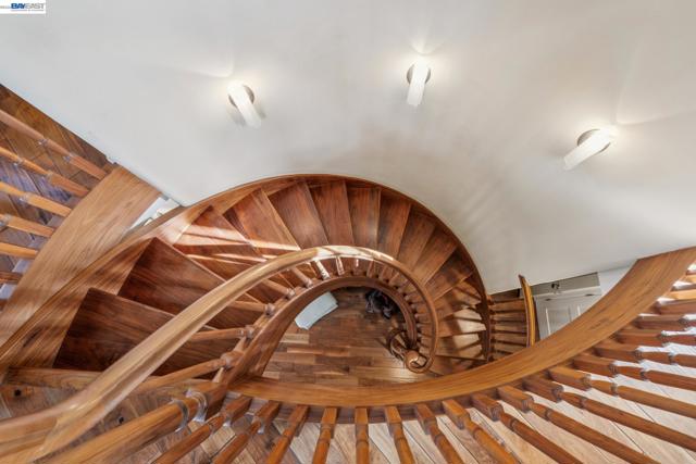 Image 24 of 44 For 9 Regulus Court