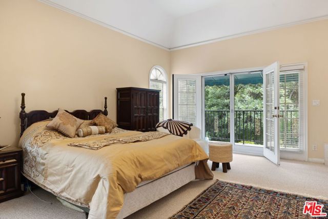 2431 Benedict Canyon Drive, Beverly Hills CA: https://media.crmls.org/mediaz/4a155f99-7034-4163-8bfb-c525abfc1ea9.jpg