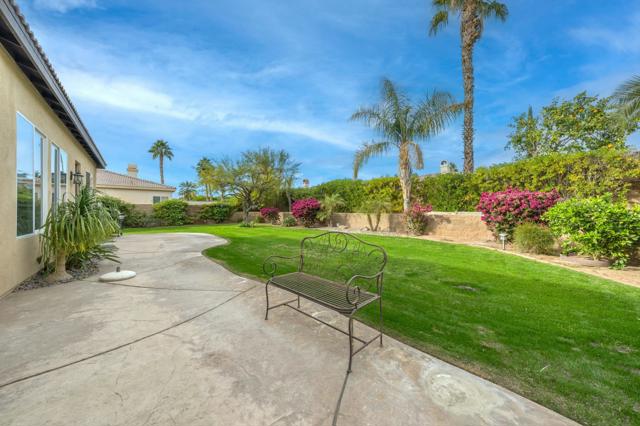 79862 Amora Drive, La Quinta CA: https://media.crmls.org/mediaz/4a15b3ba-10c5-49a2-bb7b-e5b124521e9d.jpg
