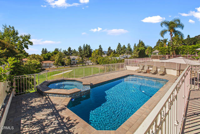 848 Greenridge Drive, La Canada Flintridge CA: https://media.crmls.org/mediaz/4a1688fb-f124-45b7-b7ad-66ea71e8799c.jpg