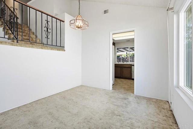 Detail Gallery Image 7 of 33 For 1237 Armstrong Cir, Escondido,  CA 92027 - 4 Beds | 2/1 Baths