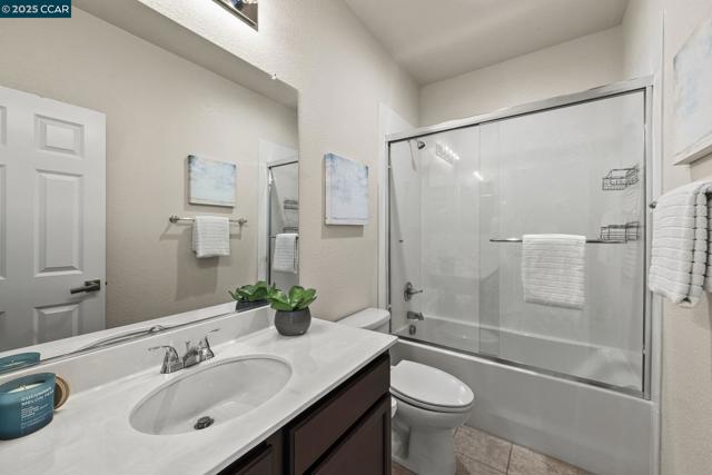 589 W Huntington Ave, Mountain House CA: https://media.crmls.org/mediaz/4a18d7e8-beb0-491a-89f7-b7a638352a81.jpg