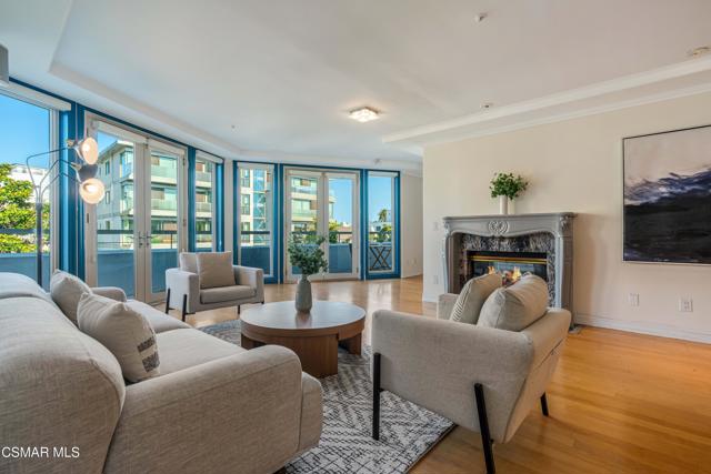 1645 Malcolm Avenue, Los Angeles CA: https://media.crmls.org/mediaz/4a1912dc-efc2-4490-b05e-c7b3557a6da5.jpg