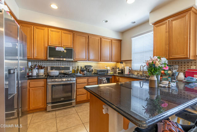 82 Via Katrina, Newbury Park CA: https://media.crmls.org/mediaz/4a1995c8-698c-4f18-b655-77402d0ec01f.jpg