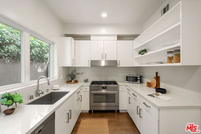 943 16th Street, 4 photo 3