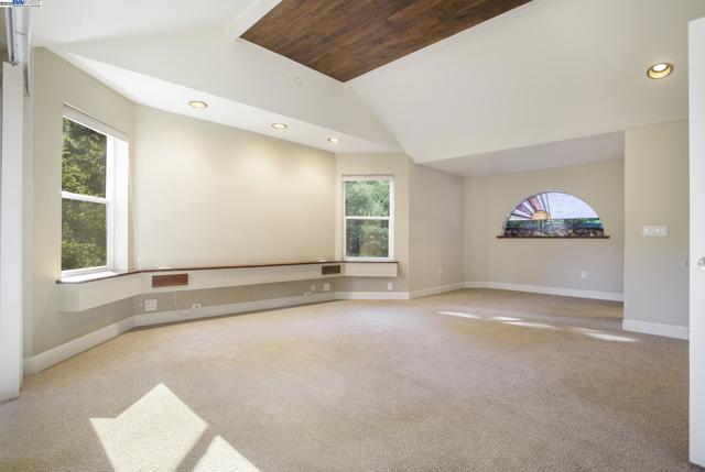 3 BLACKHAWK CLUB CT, Danville CA: https://media.crmls.org/mediaz/4a19a2a3-6af0-4523-b730-5976bbff70d0.jpg