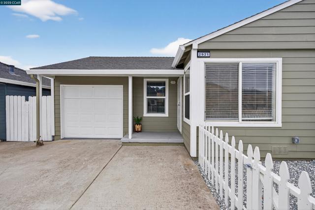 2921 Rollingwood Dr, San Pablo CA: https://media.crmls.org/mediaz/4a19c624-dc6d-4c29-9288-da7f7e5619ea.jpg