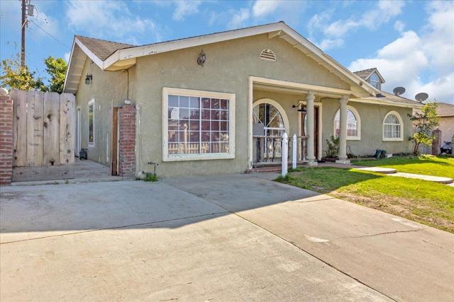 1238 Granada Avenue, Salinas CA: https://media.crmls.org/mediaz/4a1a4f86-19ef-4c25-b566-665211dd1dd8.jpg