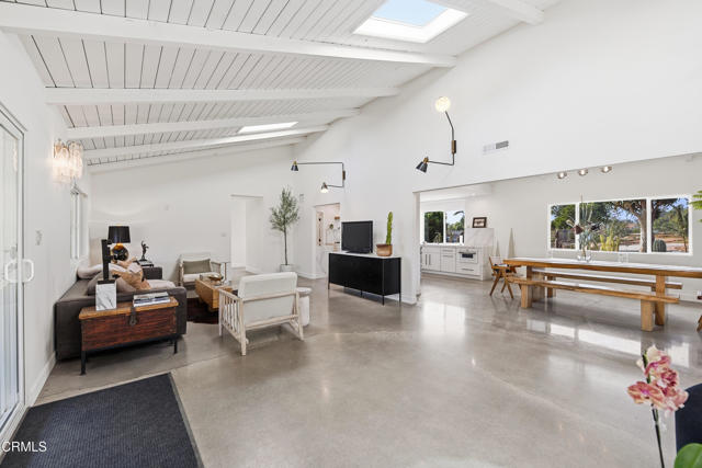 34 Vientos Road, Camarillo CA: https://media.crmls.org/mediaz/4a1a52ff-46cf-414e-8182-86ae5d077643.jpg