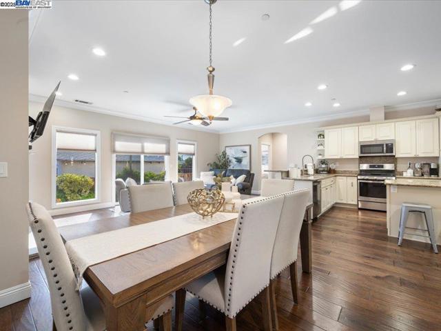 741 N N St, Livermore CA: https://media.crmls.org/mediaz/4a1a8f9f-6e2b-4866-9c8b-f75d1bdffe5b.jpg