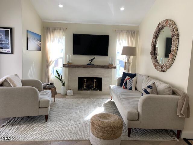 5356 Driftwood Street, Oxnard CA: https://media.crmls.org/mediaz/4a1b0963-73e1-4d82-811a-feb2d5f8ce28.jpg