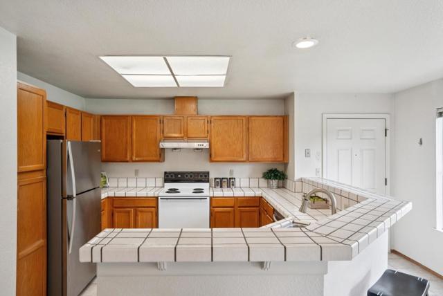 1612 Parkview Green Circle, San Jose CA: https://media.crmls.org/mediaz/4a1be43b-fe6f-48a7-acc8-48dc16ea3d04.jpg