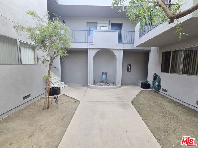 5720 Yolanda Avenue photo 4