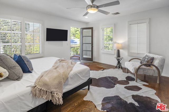 3527 Wonder View Drive, Los Angeles CA: https://media.crmls.org/mediaz/4a1c21f2-650f-4739-88ae-645510cbee6a.jpg