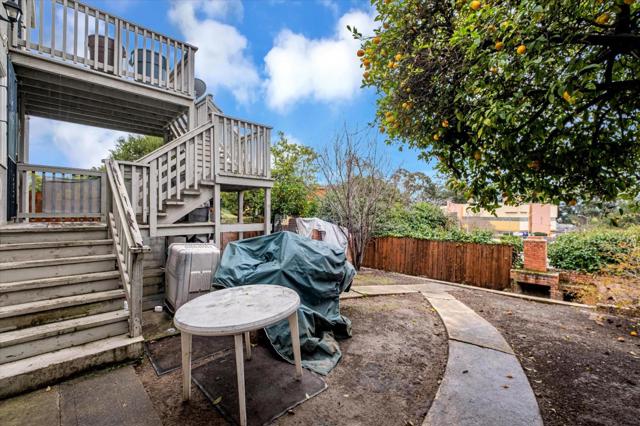 8245 Golf Links Road, Oakland CA: https://media.crmls.org/mediaz/4a1c6ce7-b917-45ec-b142-841bd8e1c7aa.jpg