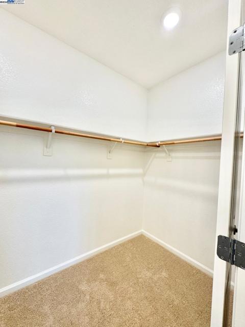 597 Pendragon St, Manteca CA: https://media.crmls.org/mediaz/4a1d0210-7c21-4140-aa2c-9d627d9c624e.jpg