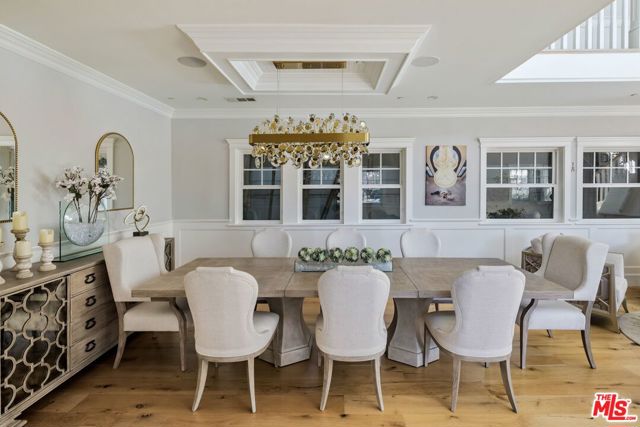 Image 6 of 35 For 5523 Longridge Avenue