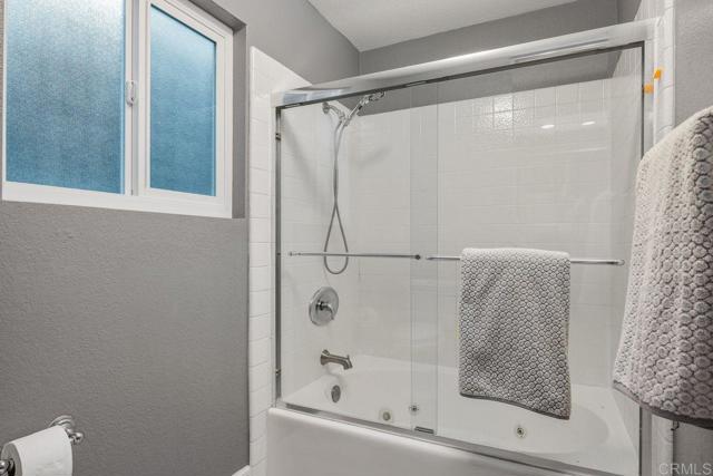 Detail Gallery Image 26 of 40 For 598 Summer View Cir, Encinitas,  CA 92024 - 3 Beds | 2/1 Baths