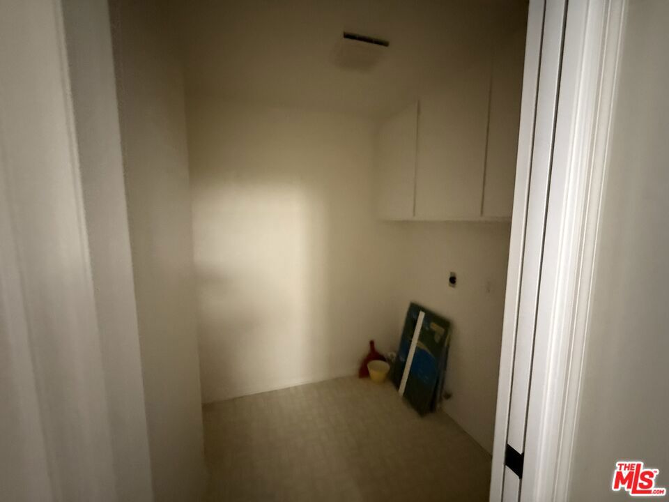https://media.crmls.org/mediaz/4a1e7a74-9c03-478c-b894-b146da86ede7.jpg?preset=X-Large
