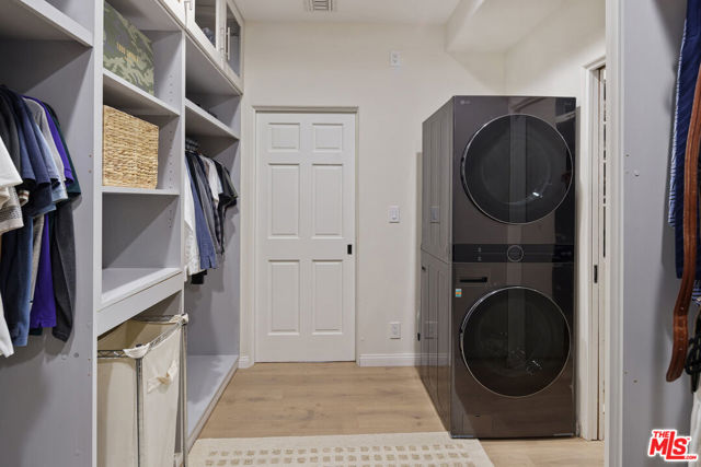 13439 Java Drive, Los Angeles CA: https://media.crmls.org/mediaz/4a2216ae-10bb-4a57-bb31-c1692e36703d.jpg