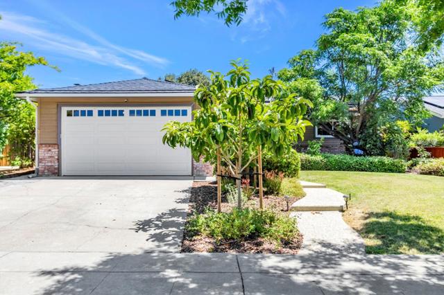 6290 Lillian Way, San Jose CA: https://media.crmls.org/mediaz/4a226189-38e3-4116-8e72-85d69fb07b54.jpg
