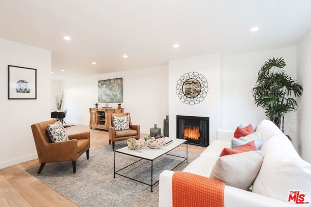 1413 Ocean Park Boulevard, 4 photo 4