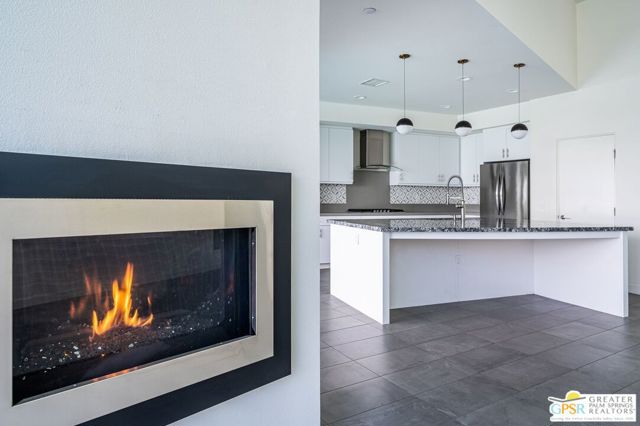 1007 Ziel Drive, Palm Springs CA: https://media.crmls.org/mediaz/4a23351a-bfde-41e0-adf9-7b48cdee86f3.jpg