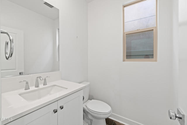 Detail Gallery Image 17 of 46 For 1966 Meyer Ct, Santa Paula,  CA 93060 - 4 Beds | 3/1 Baths