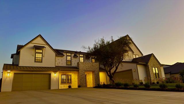 1734 Lester Avenue, Clovis CA: https://media.crmls.org/mediaz/4a24e389-2aeb-4d0a-906d-2e0d93037435.jpg