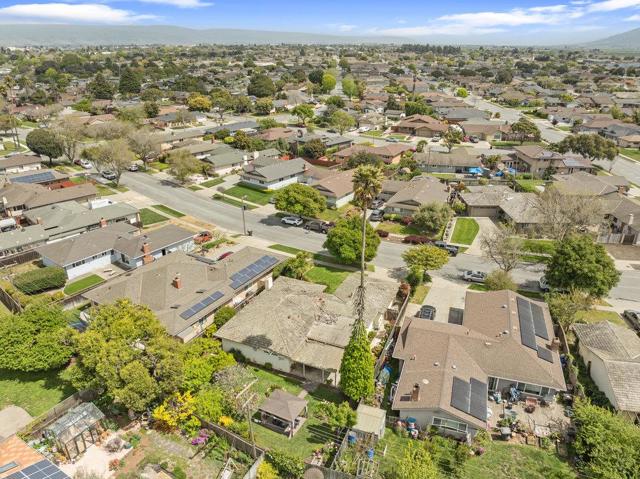 1052 San Simeon Drive, Salinas CA: https://media.crmls.org/mediaz/4a24fd5b-18bb-484b-9f04-a535c762cd0e.jpg
