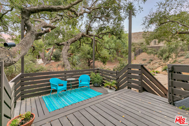 4102 Cachalote Street, Woodland Hills CA: https://media.crmls.org/mediaz/4a2505b9-228a-40e7-953c-c2fffe9ca019.jpg
