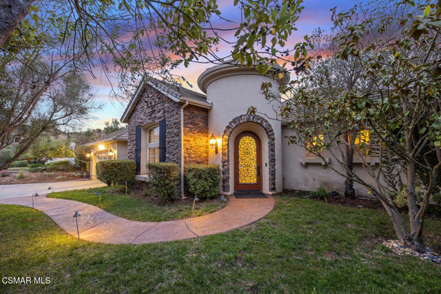 5419 Via Olas, Newbury Park CA: https://media.crmls.org/mediaz/4a255518-320a-484a-a1d9-f1b436d83a33.jpg