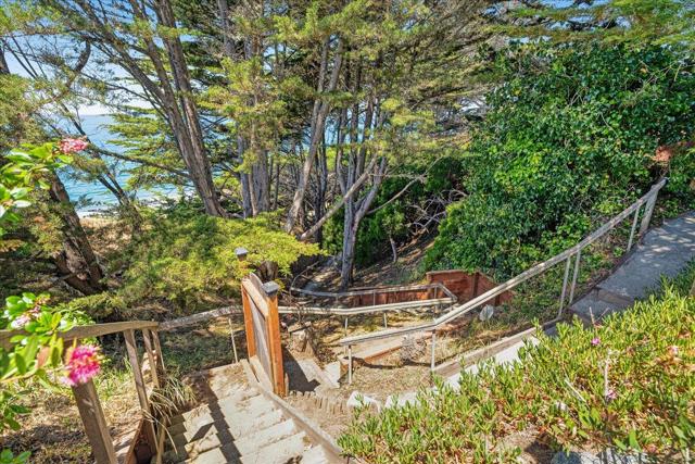 405 Heather Point Lane, Watsonville CA: https://media.crmls.org/mediaz/4a25e6de-a6bd-4638-84ca-9ed9565ec565.jpg